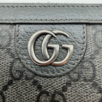 Gucci Geldbeutel Supreme Zip monogram grau – Logo im Detail