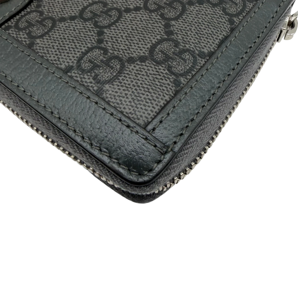 Gucci Geldbeutel Supreme Zip monogram grau – Ecken im Detail