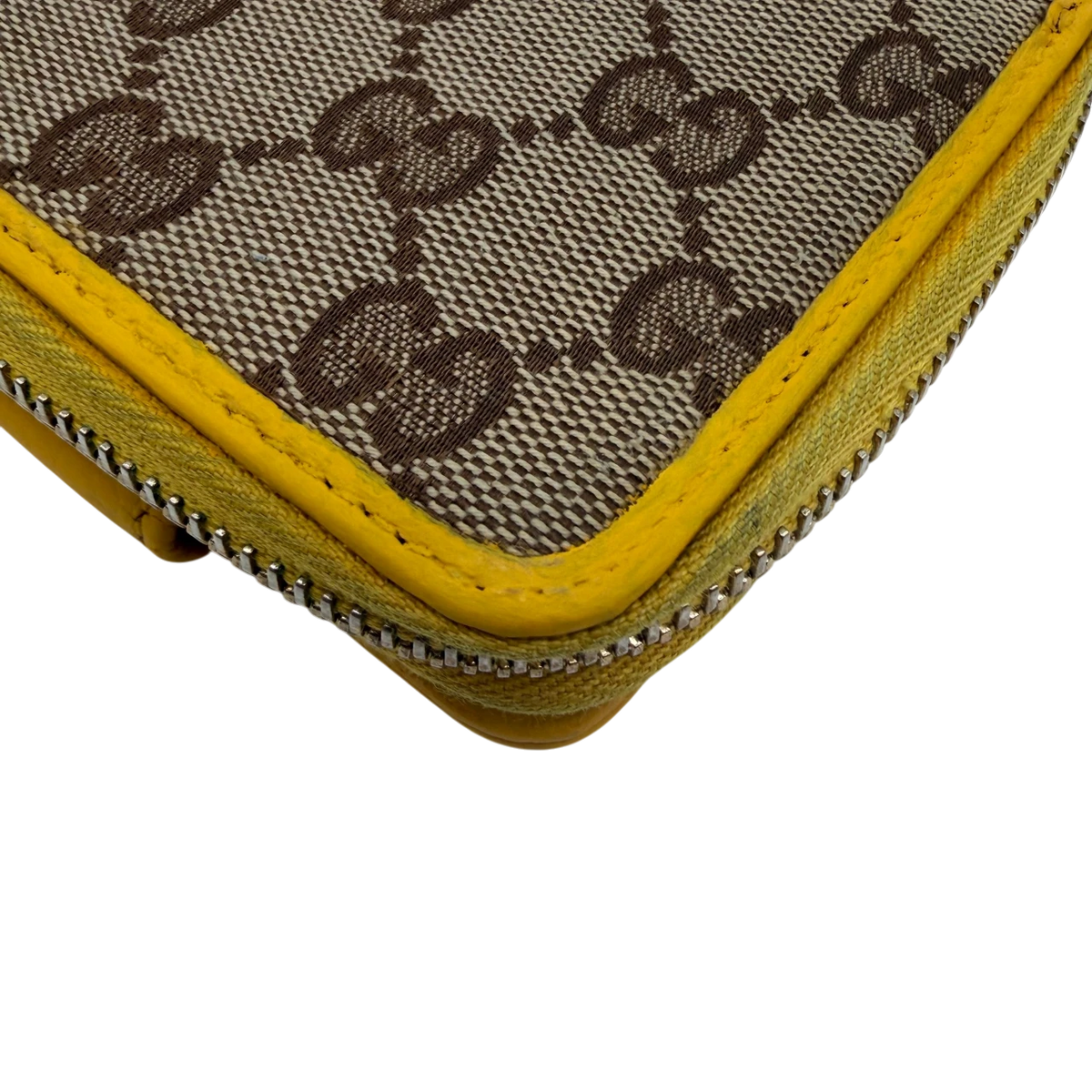 Gucci Geldbeutel Zipper small monogram beige – Ecken im Detail