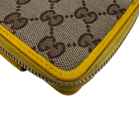 Gucci Geldbeutel Zipper small monogram beige – Ecken im Detail