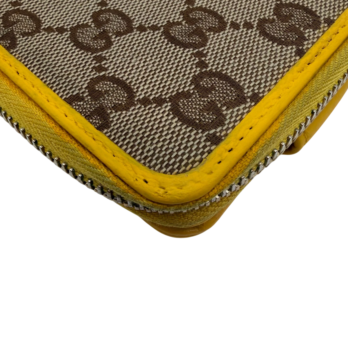 Gucci Geldbeutel Zipper small monogram beige – Ecken im Detail