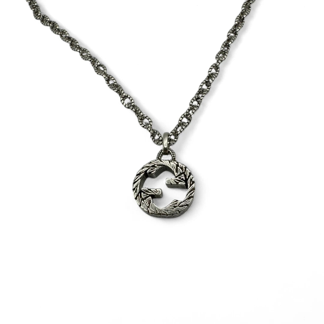 Gucci necklace made of silver 925 with Gucci Interlocking pendant