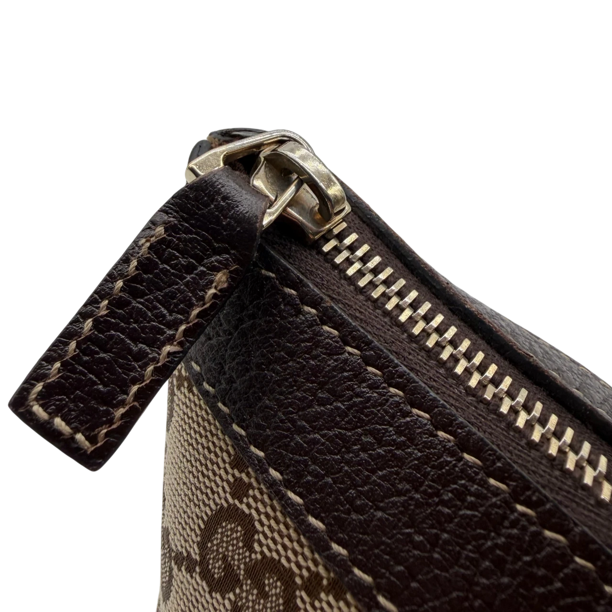 Gucci Handtasche Abbey monogram beige – Beschläge im Detail