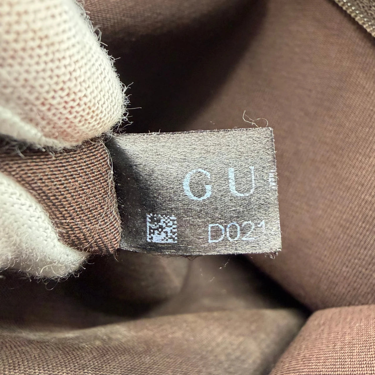 Gucci Handtasche Abbey monogram beige – Seriennummer im Detail