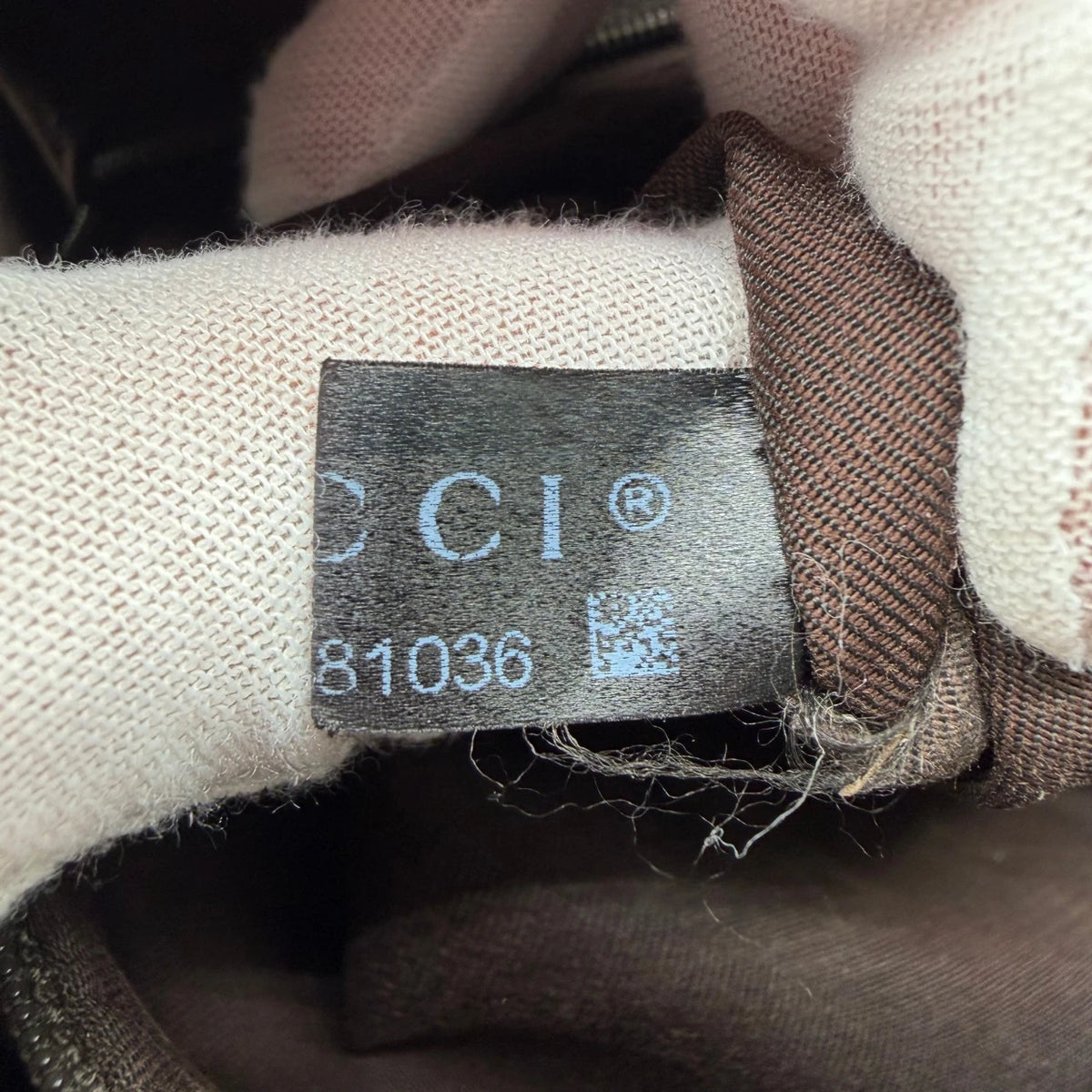 Gucci Handtasche Abbey monogram beige – Seriennummer im Detail