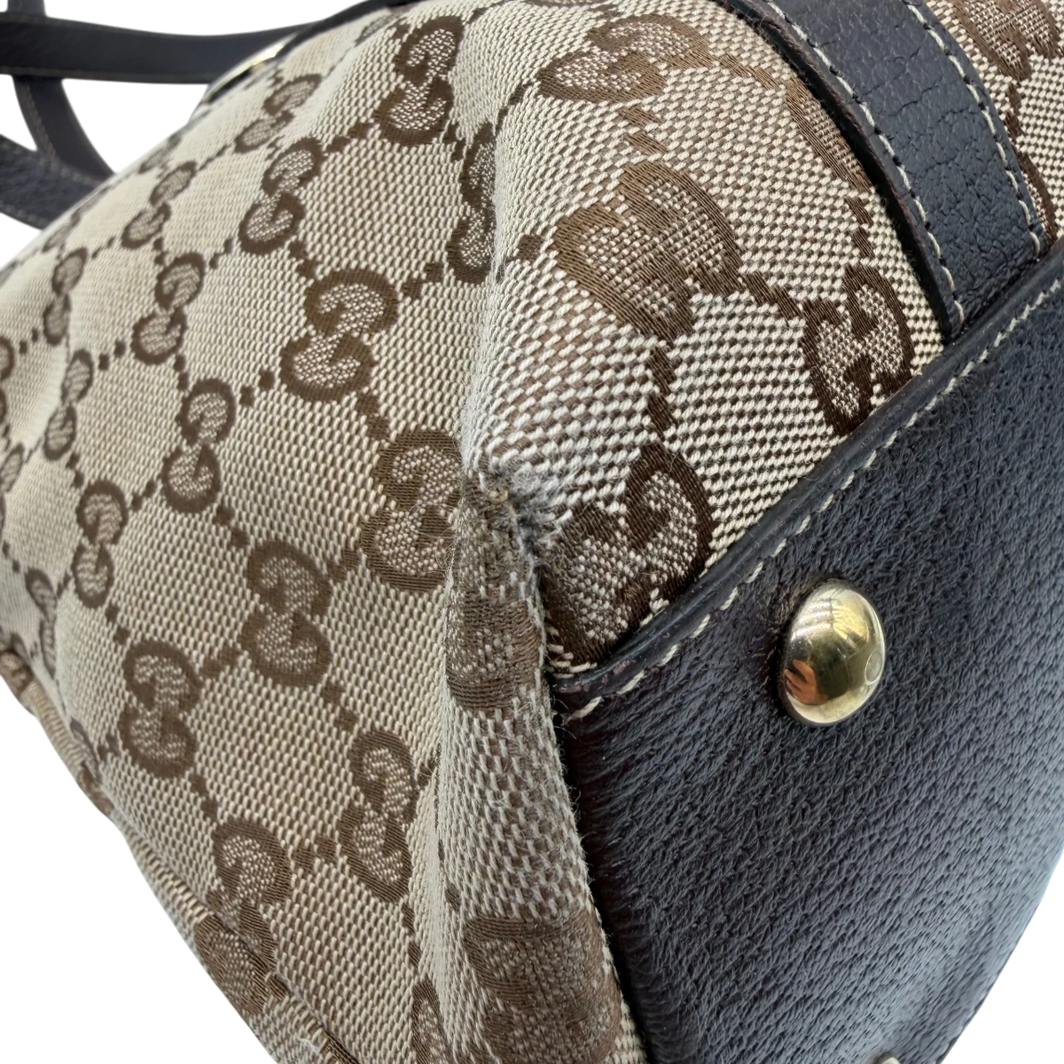 Gucci Handtasche Abbey monogram beige – Beschläge im Detail