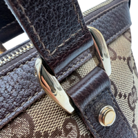 Gucci Handtasche Abbey small monogram beige – Beschläge im Detail