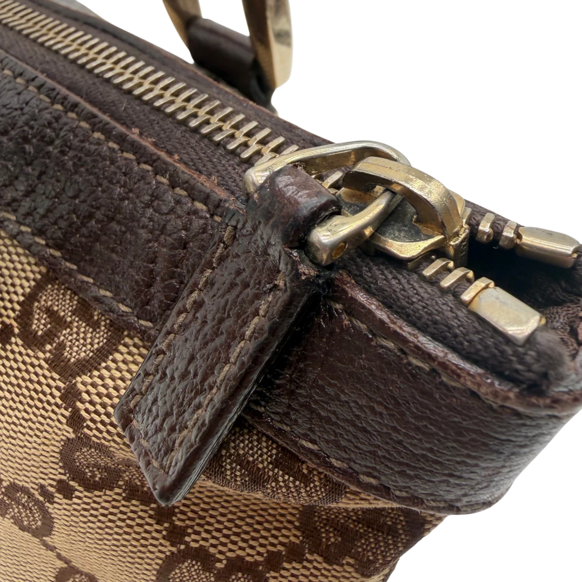 Gucci Handtasche Abbey small monogram beige – Beschläge im Detail
