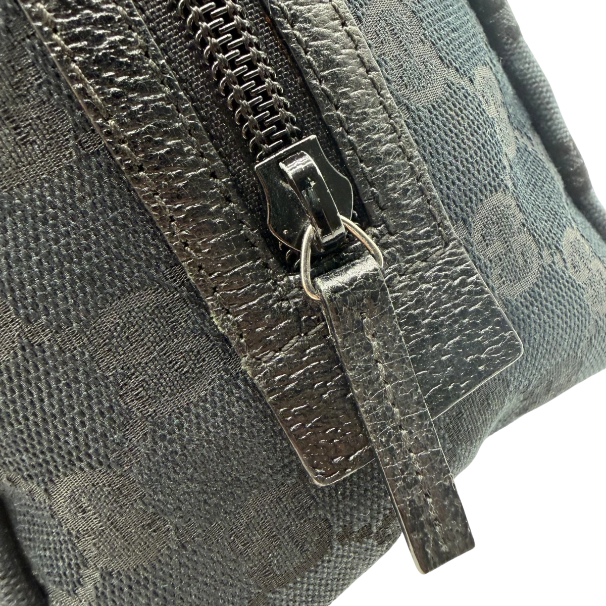 Gucci Handtasche Balthus monogram schwarz – Beschläge im Detail