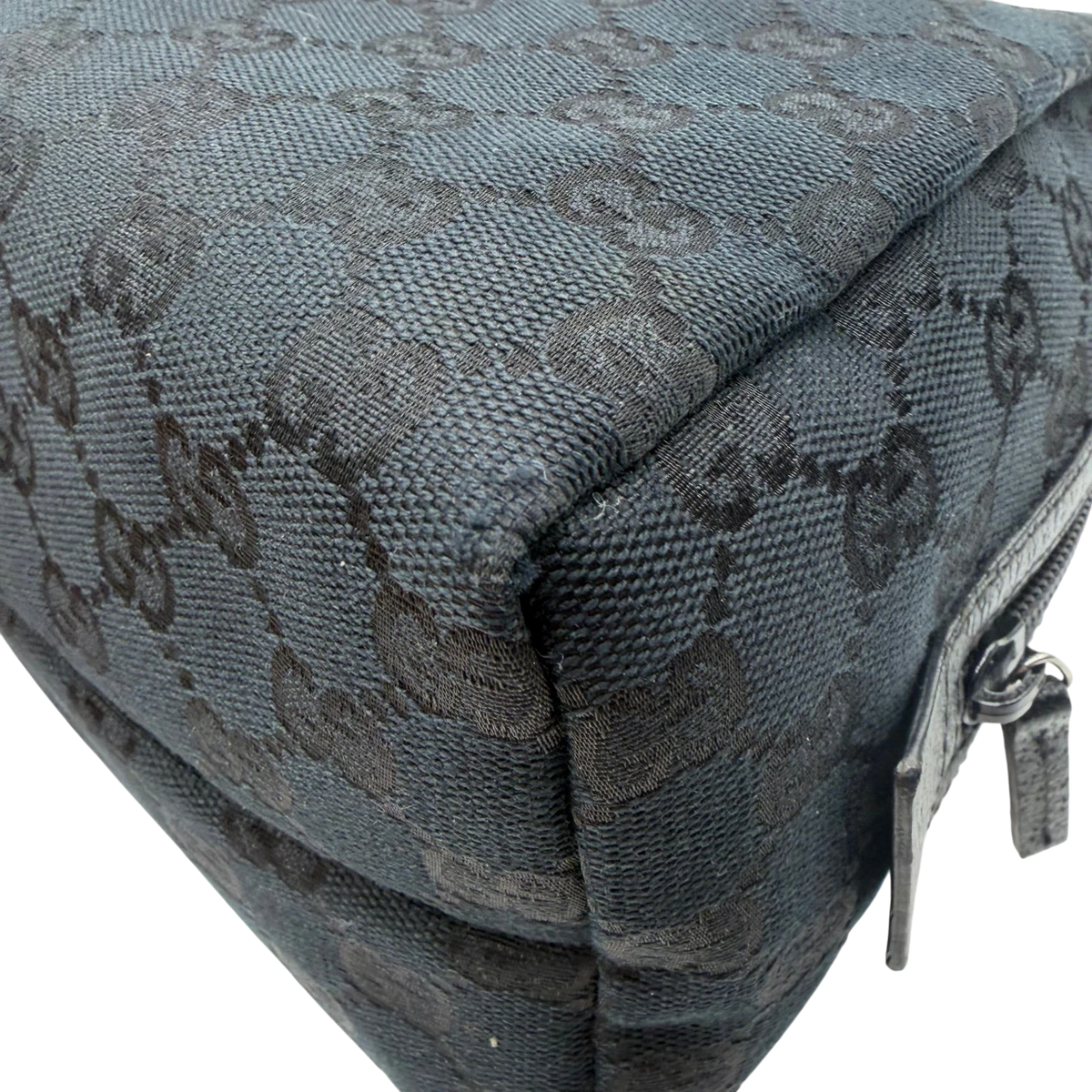 Gucci Handtasche Balthus monogram schwarz – Ecken im Detail