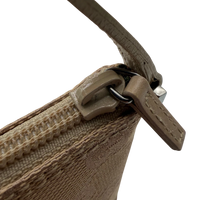 Gucci Handtasche Boat Baguette monogram beige – Beschläge im Detail