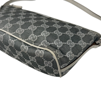 Gucci Handtasche Boat Baguette monogram grau – Ecken im Detail