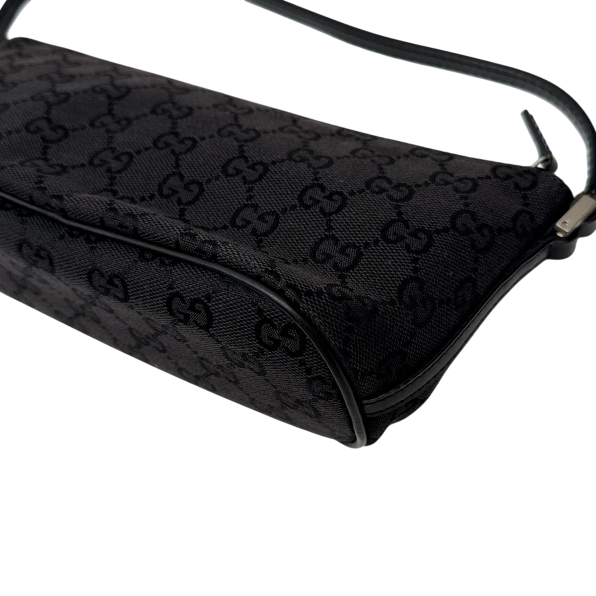 Gucci Handtasche Boat Baguette monogram schwarz – Ecken im Detail