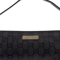 Gucci Handtasche Boat Baguette monogram schwarz – Prägung im Detail