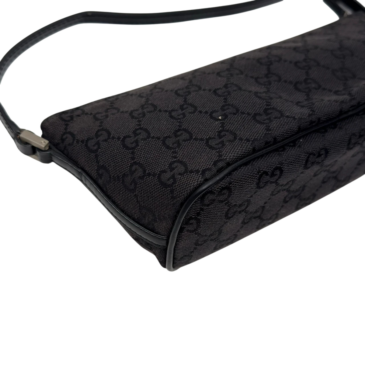 Gucci Handtasche Boat Baguette monogram schwarz – Henkel im Detail