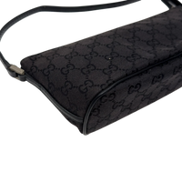 Gucci Handtasche Boat Baguette monogram schwarz – Henkel im Detail