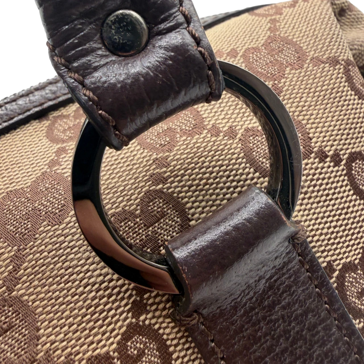 Gucci Handtasche Boston Balthus monogram beige – Beschläge im Detail