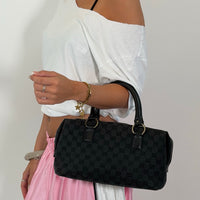 Gucci Handtasche Boston Balthus monogram schwarz – getragen am Model