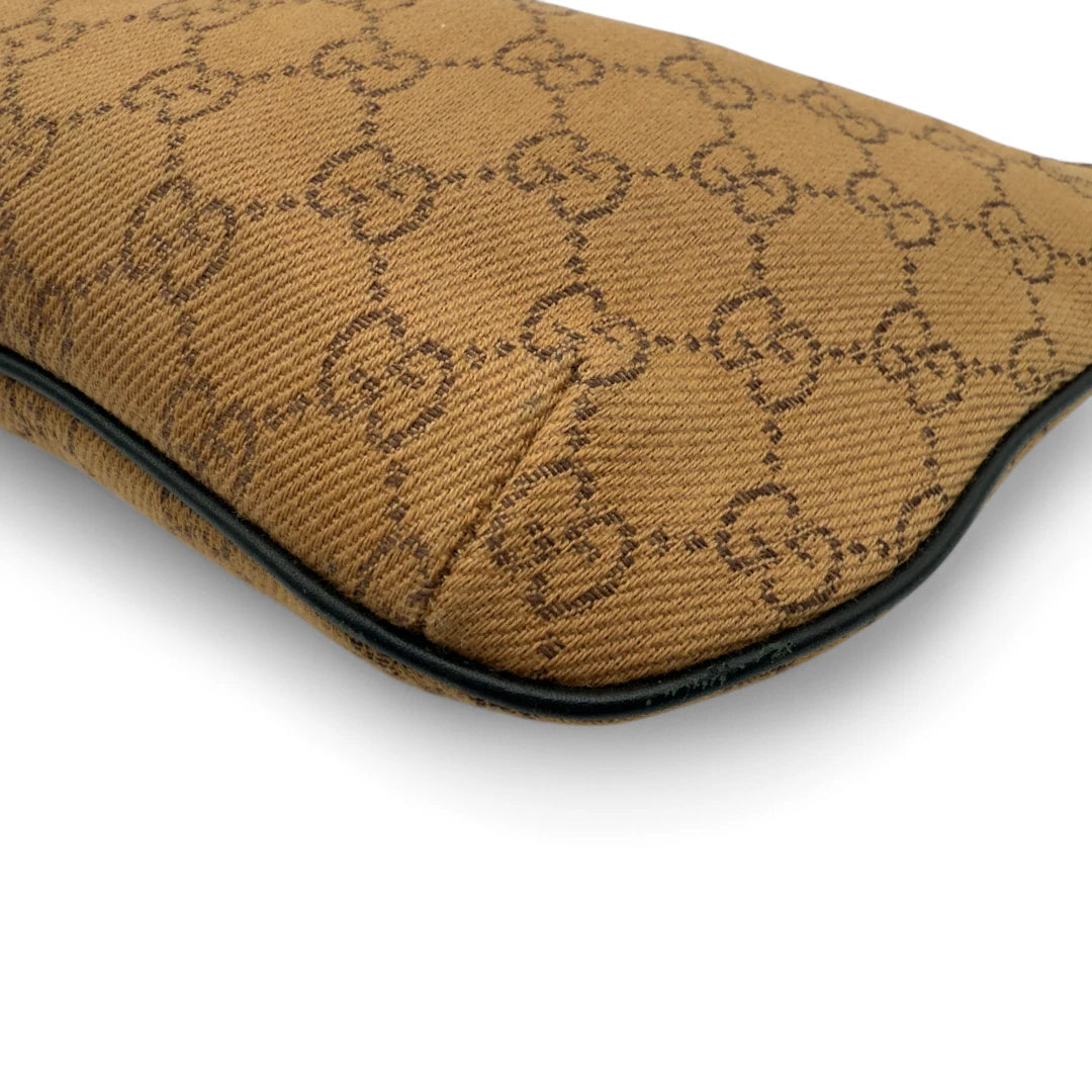 Gucci Handtasche Croissant Form monogram hellbraun