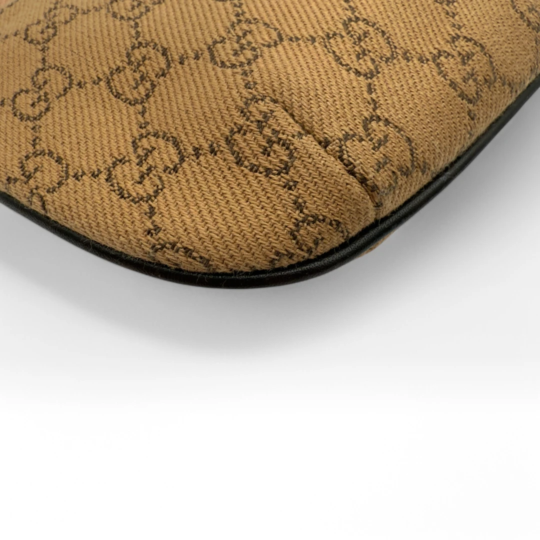 Gucci Handtasche Croissant Form hellbraun