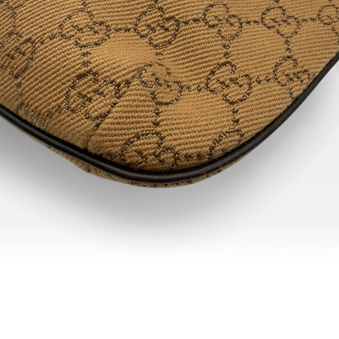 Gucci Handtasche Croissant Form hellbraun