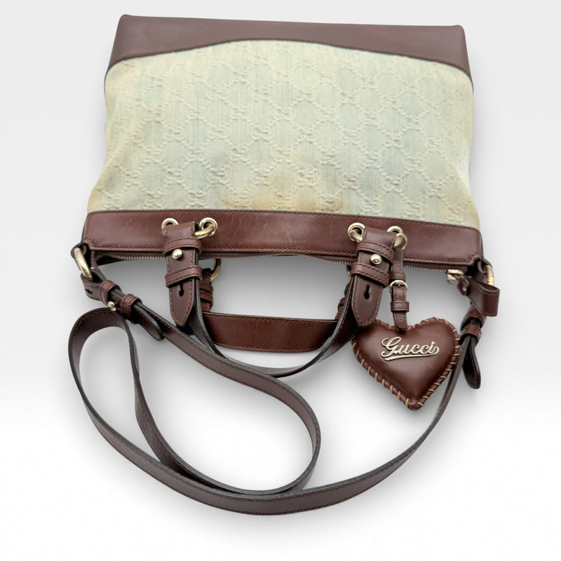 Sac à main en forme de cœur