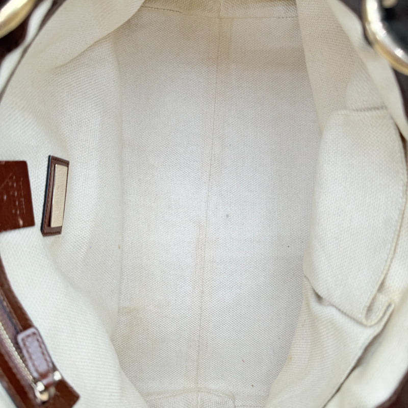 Sac à main en forme de cœur