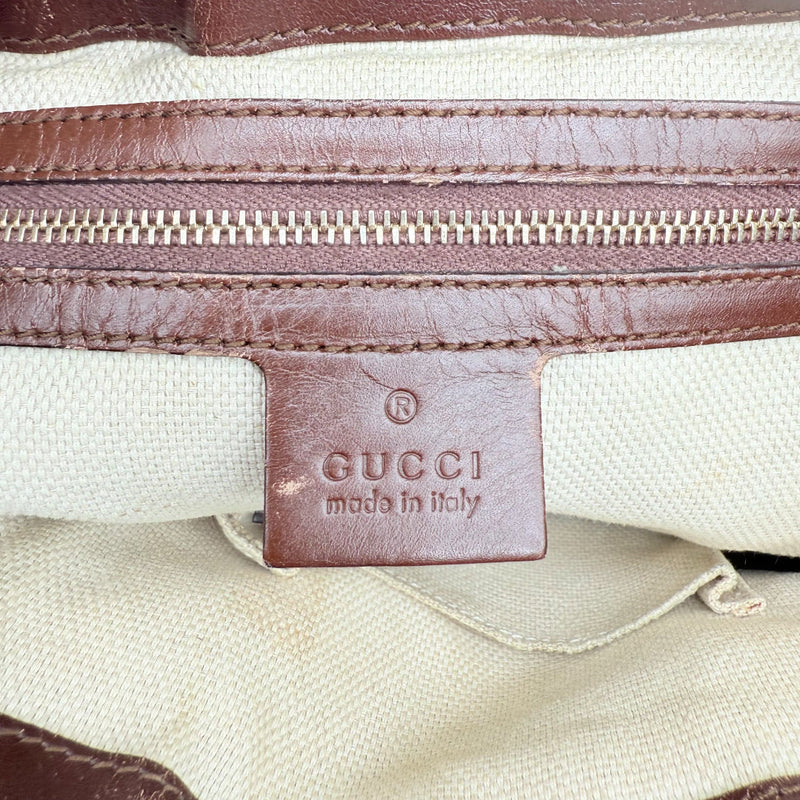 Sac à main en forme de cœur