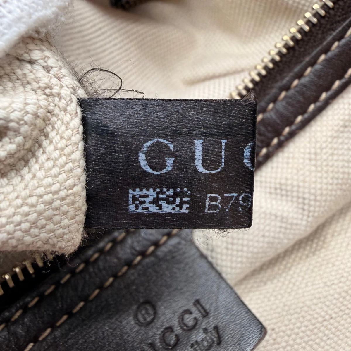 Gucci Handtasche Lovely Heart large monogram beige – Seriennummer im Detail