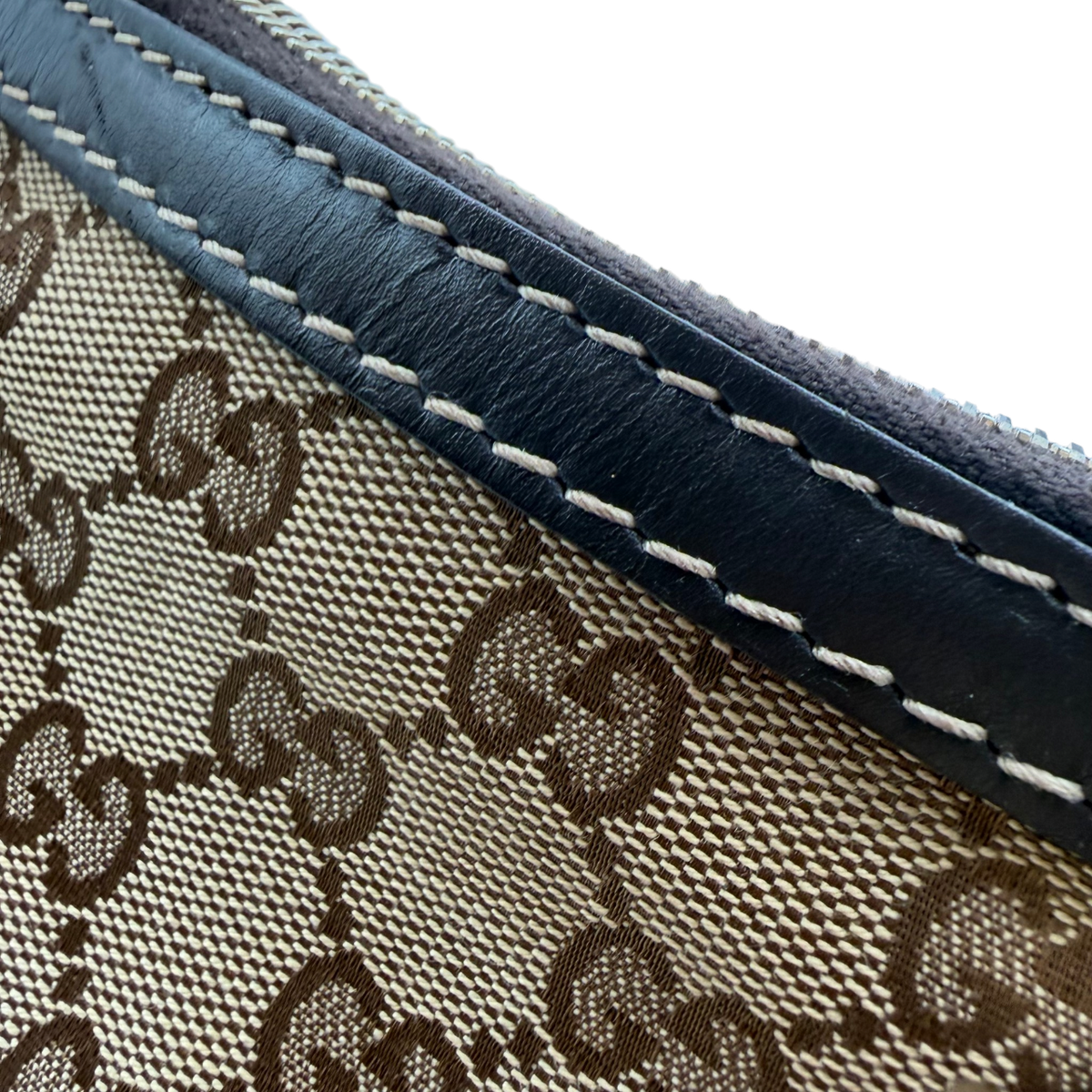 Gucci Handtasche Lovely Heart monogram beige – Detailansicht