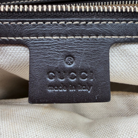 Gucci Handtasche Lovely Heart monogram beige – Prägung im Detail