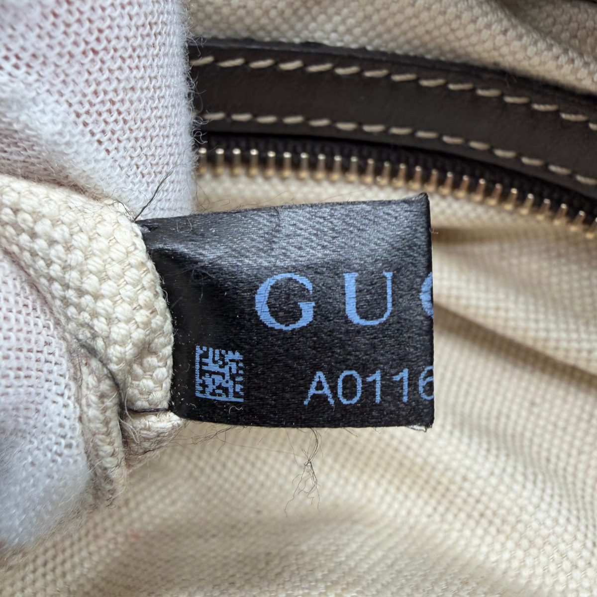 Gucci Handtasche Lovely Heart monogram beige – Seriennummer im Detail