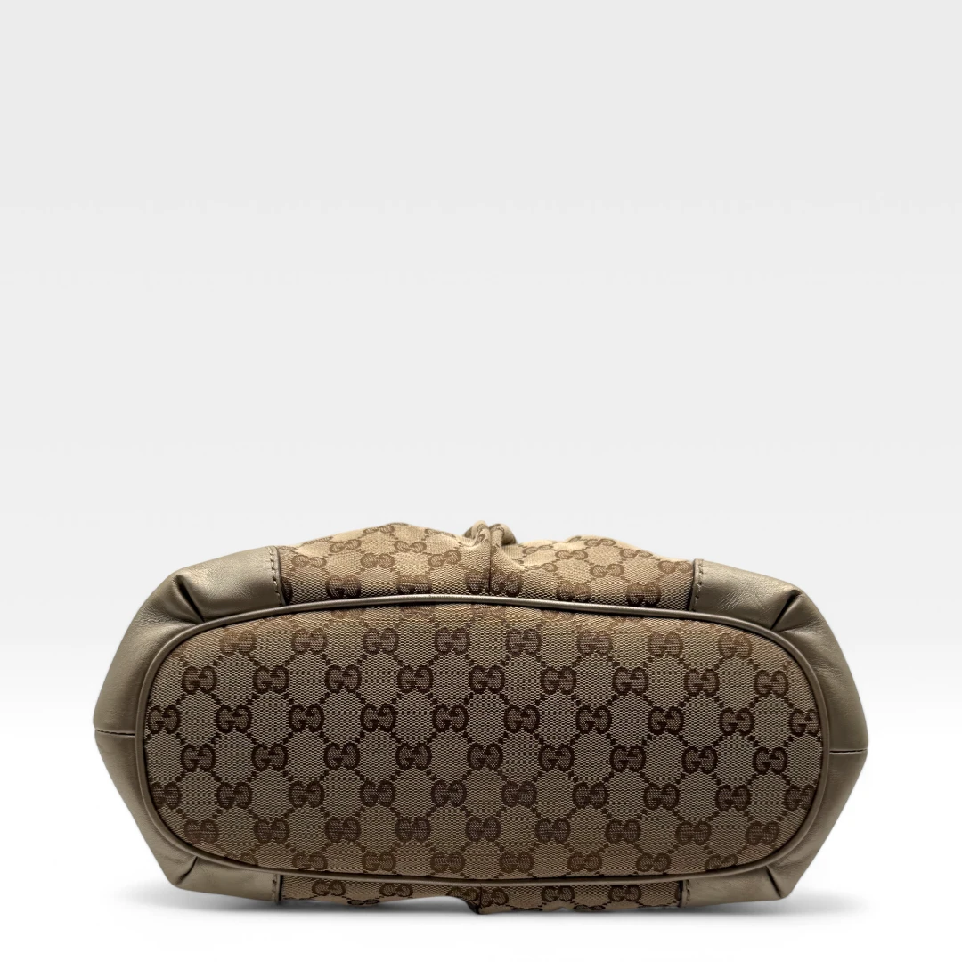 Gucci Handtasche Sukey goldene Lederdetails beige
