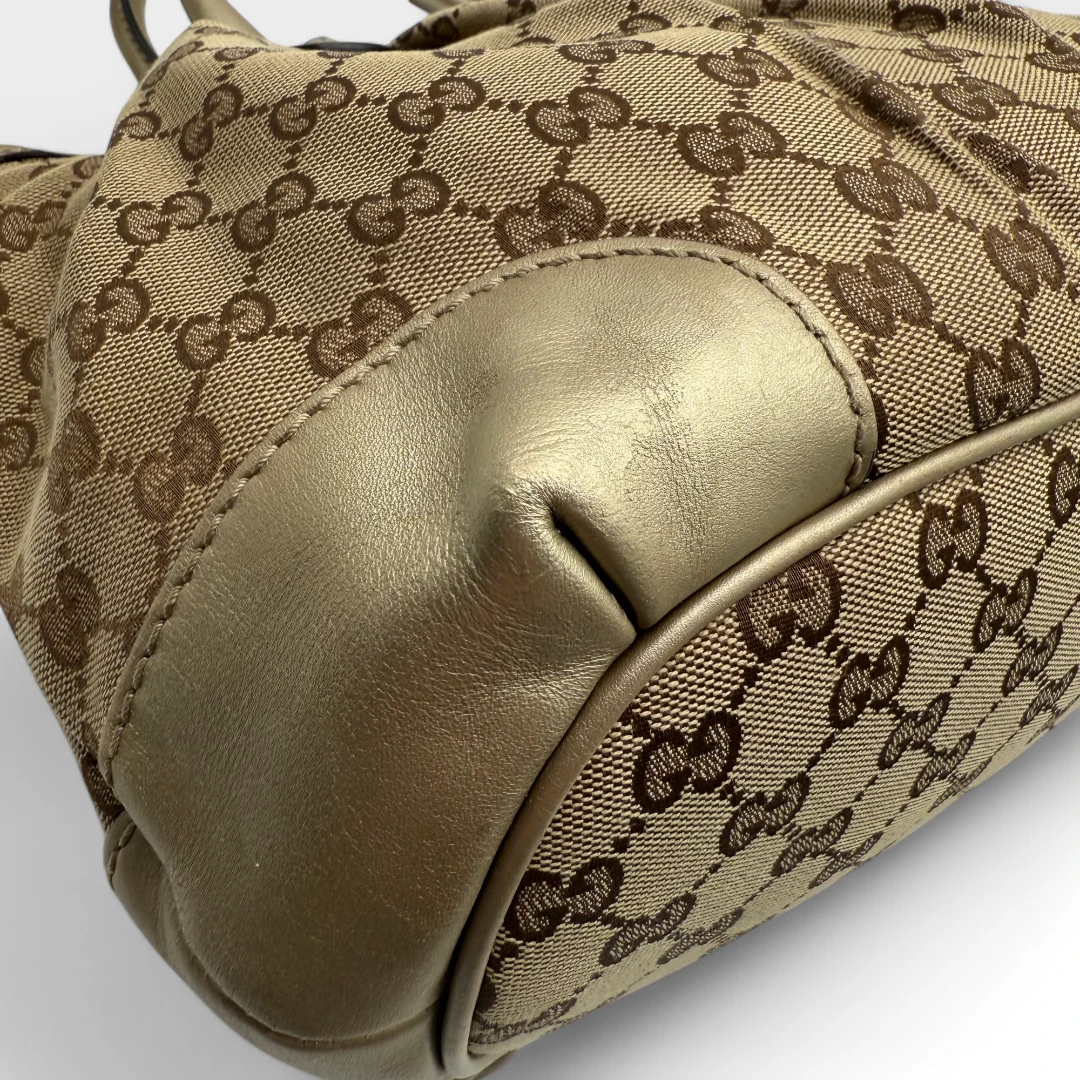 Gucci Handtasche Sukey goldene Lederdetails beige