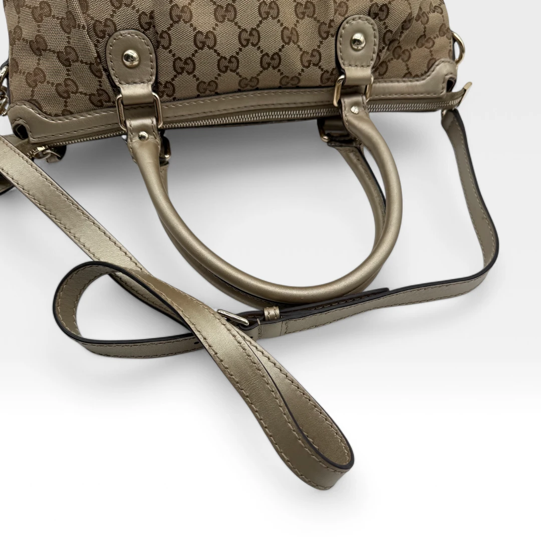 Gucci Handtasche Sukey goldene Lederdetails beige