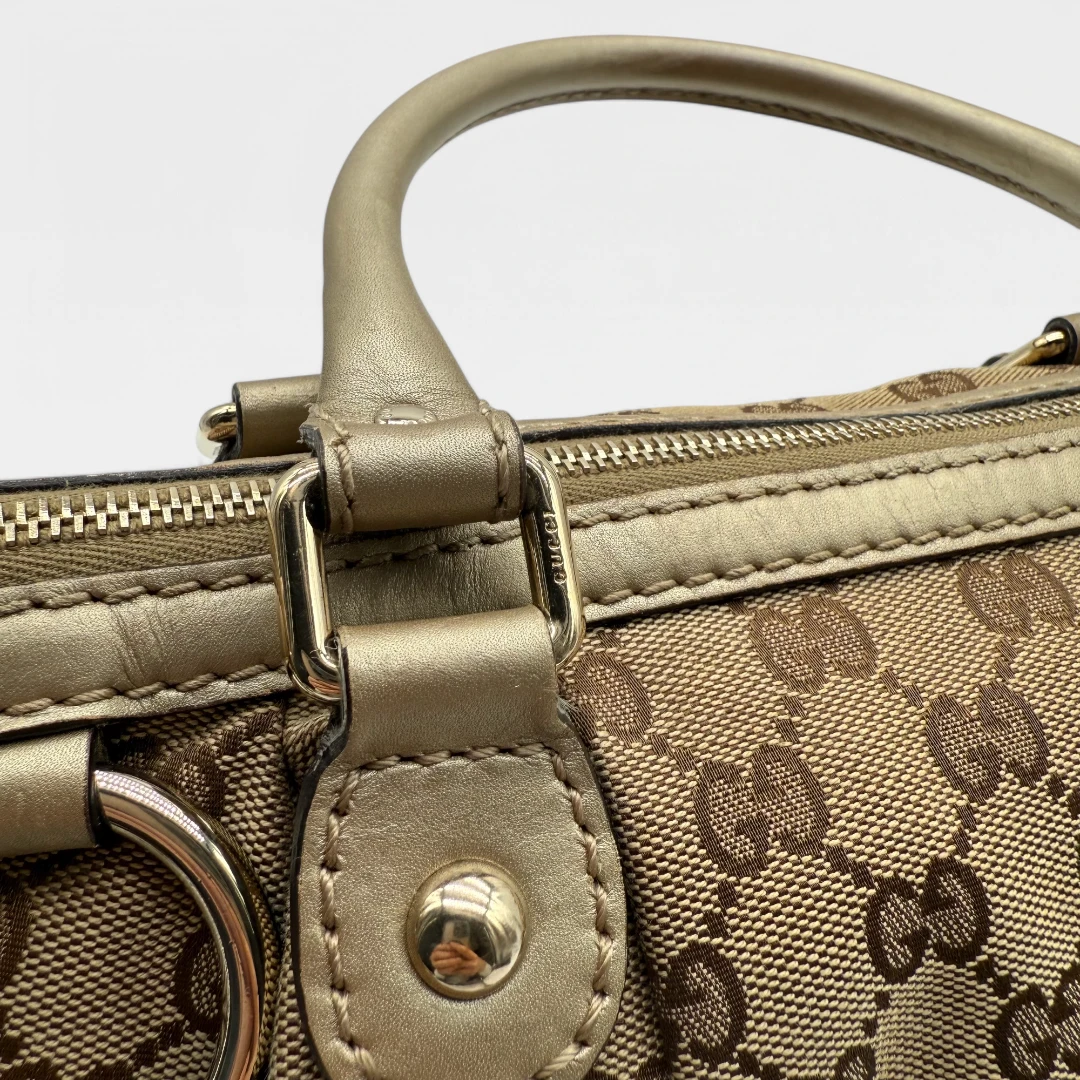 Gucci Handtasche Sukey goldene Lederdetails beige
