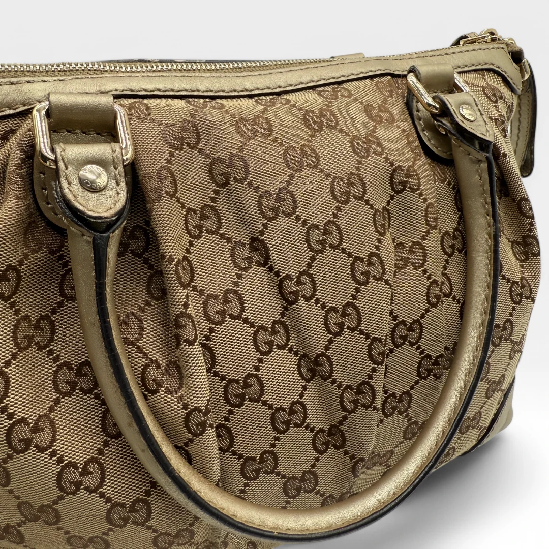 Gucci Handtasche Sukey goldene Lederdetails beige