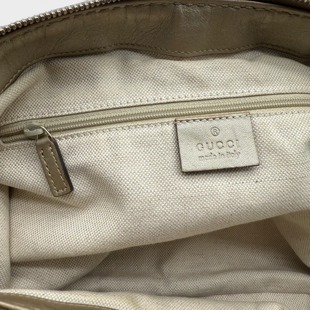 Gucci Handtasche Sukey goldene Lederdetails beige