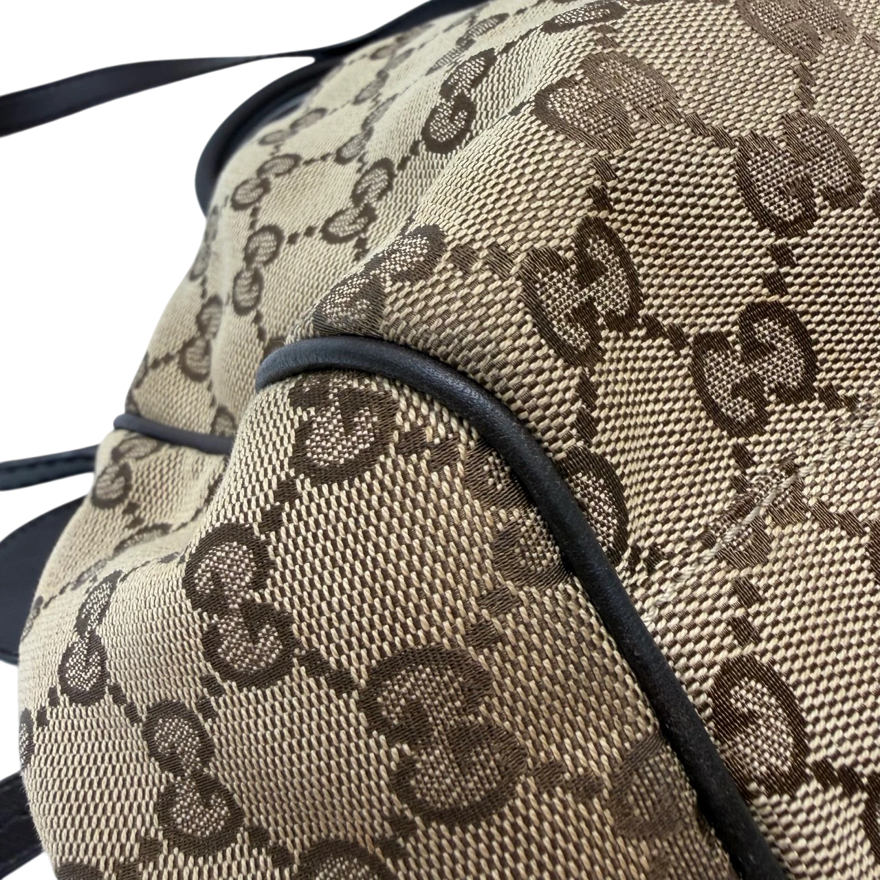 Gucci Handtasche Sukey mit Umhängegurt monogram beige