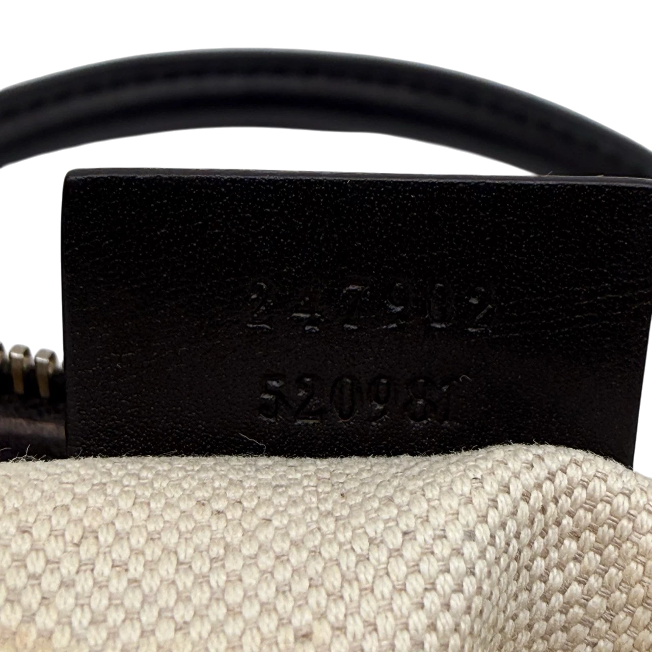 Gucci Handtasche Sukey mit Umhängegurt monogram beige