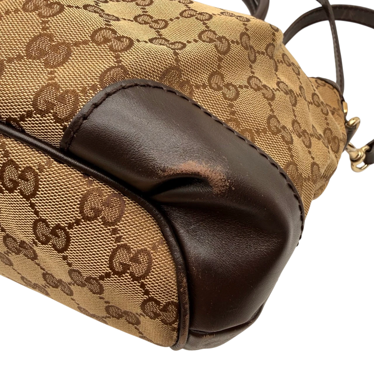 Gucci Handtasche Sukey mit Umhängegurt monogram beige