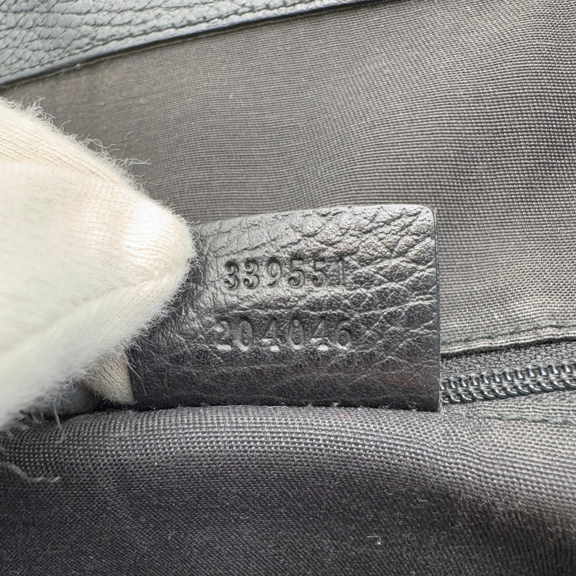 Gucci handbag with shoulder strap made of full-grain leather black