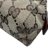Gucci Kulturbeutel / Kosmetiktasche monogram beige – Ecken im Detail