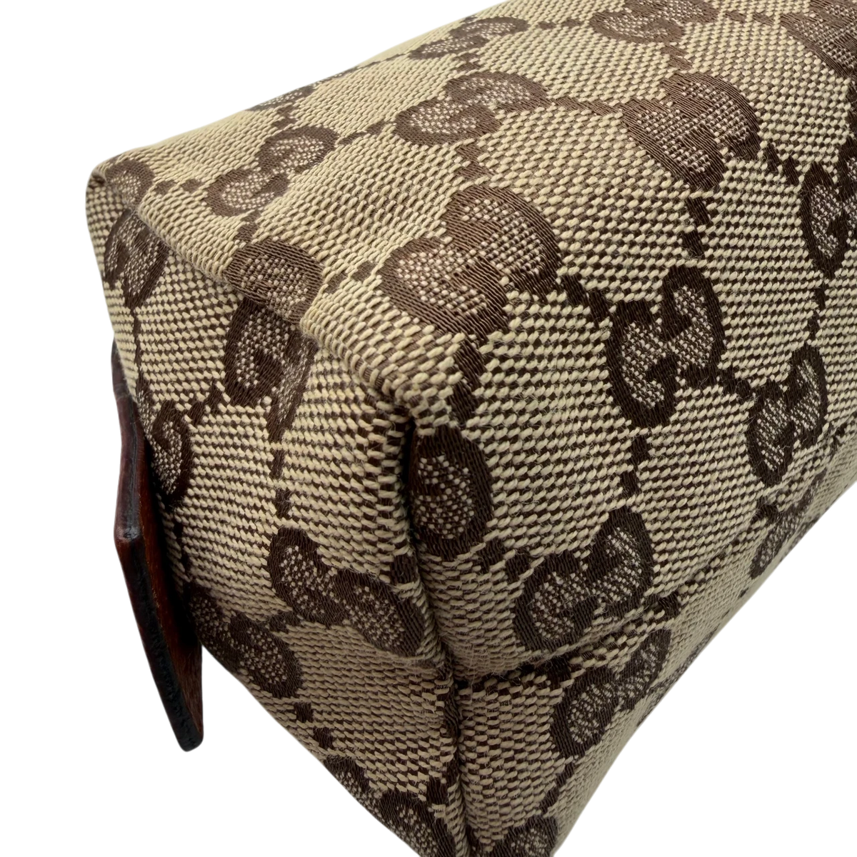 Gucci Kulturbeutel / Kosmetiktasche monogram beige – Ecken im Detail