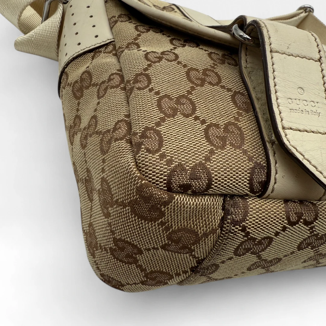Gucci messenger bag