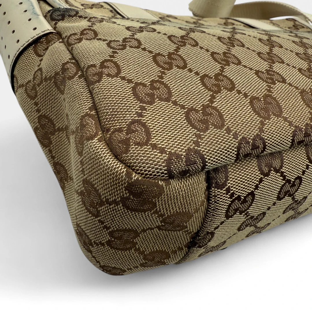 Gucci messenger bag