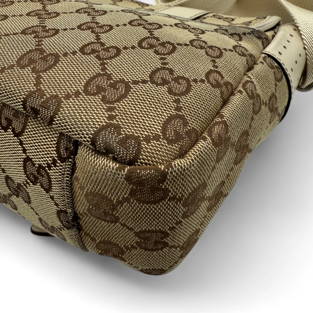 Gucci messenger bag