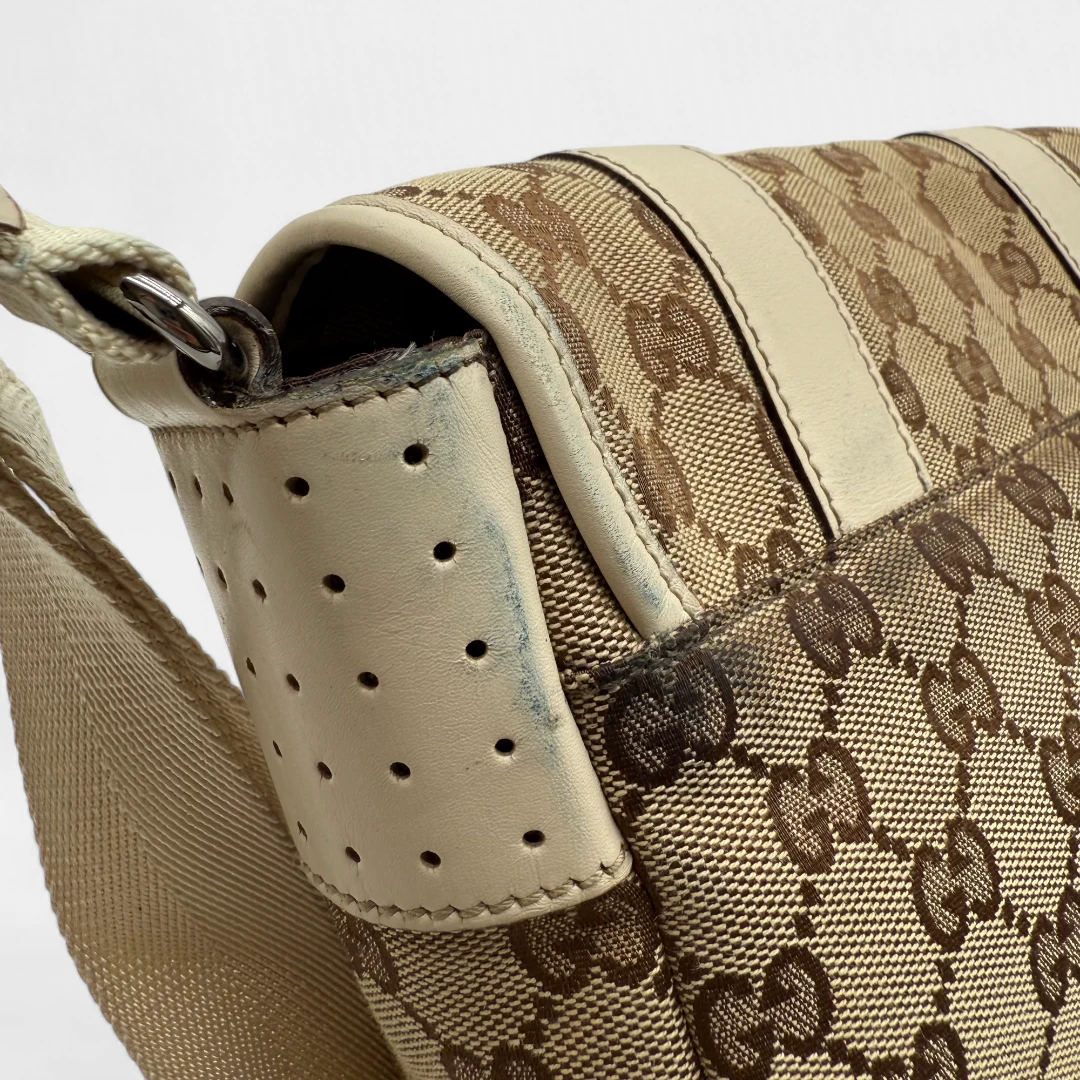Gucci messenger bag