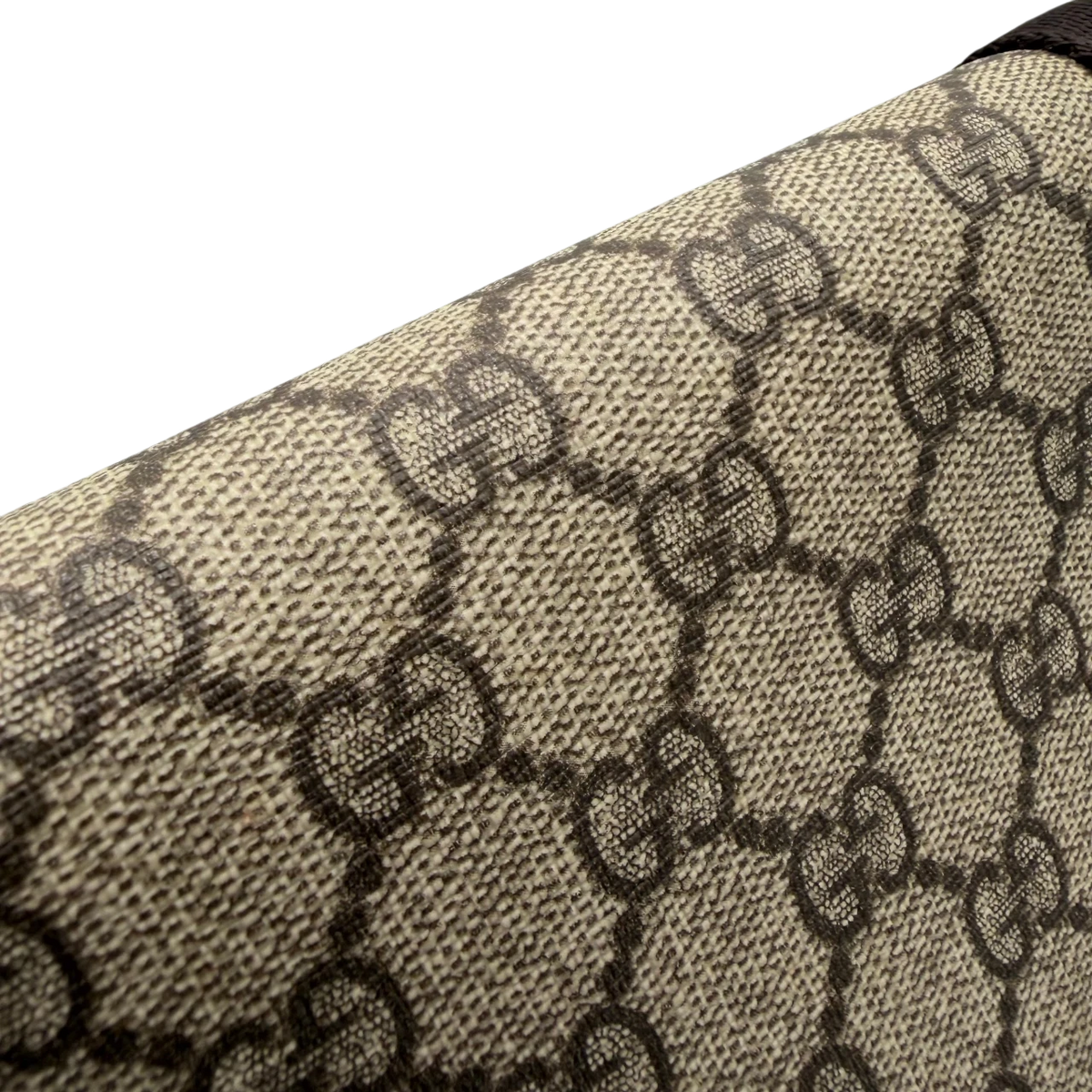Gucci Messengertasche mit zwei Schnallen monogram beige