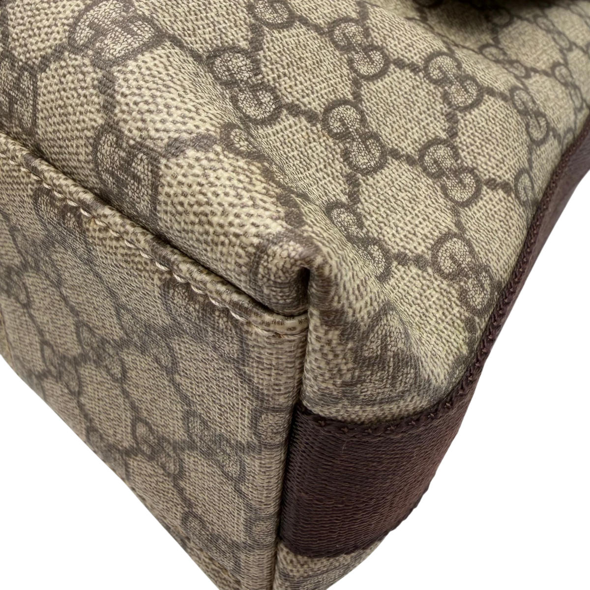 Gucci Messengertasche mit zwei Schnallen monogram beige